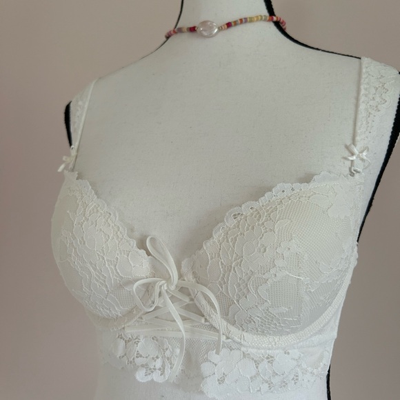 NEW Seamless White Lace Sculpting Bra - Picture 5 of 10